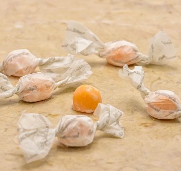 Os rebuçados de ovo da Confeitaria Nacional fazem parte da tradição portuguesa.